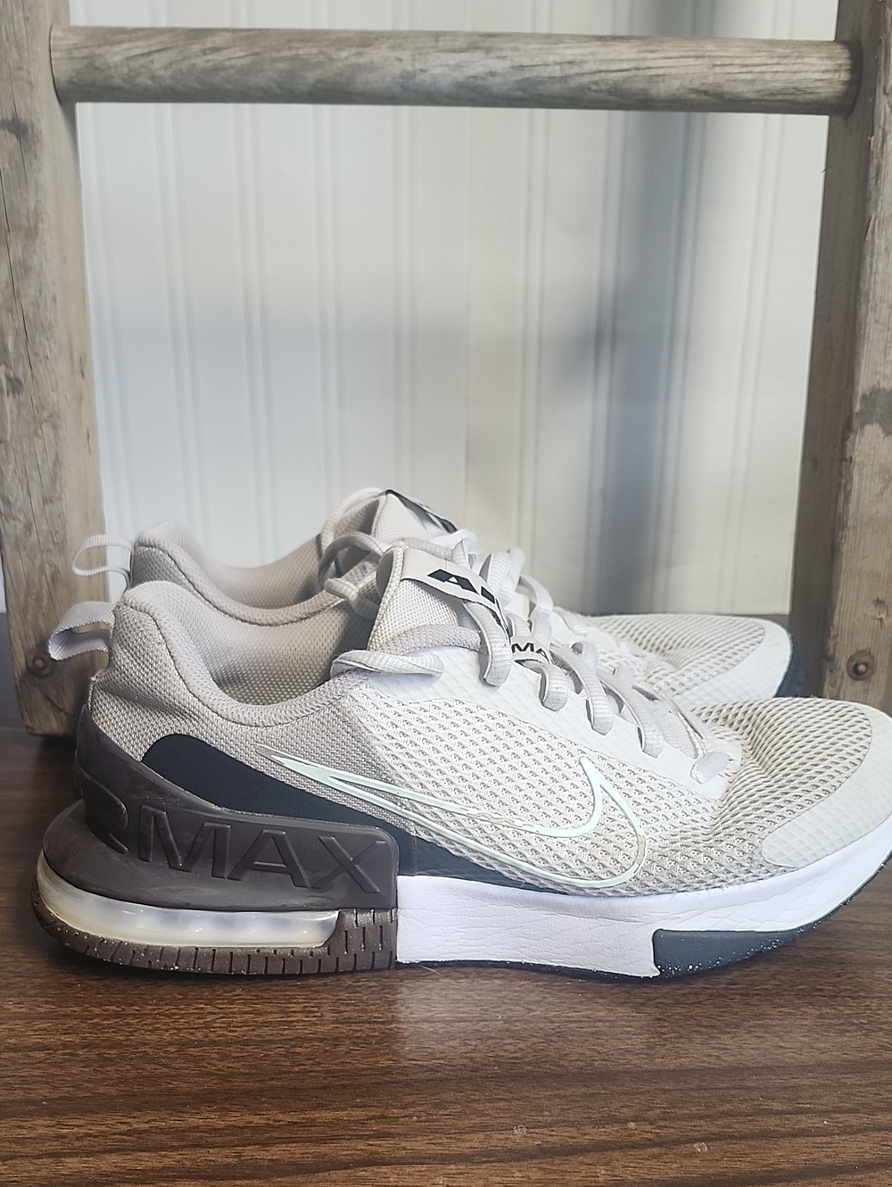 Nike Air Max Men's White & Light Gray Training Sneakers